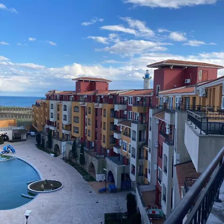 Art Marina Cape-private Host Апартамент Равда