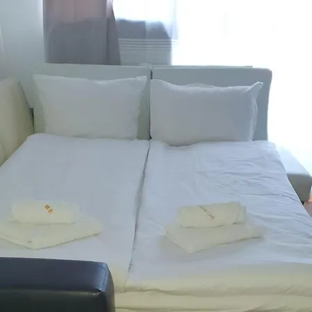 Art Marina Cape-private Host Апартамент Равда