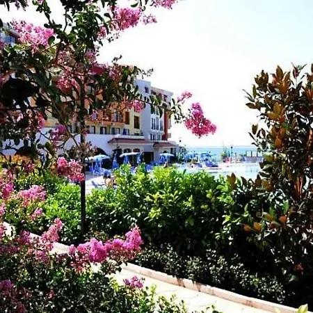 Апартамент Art Marina Cape-private Host *