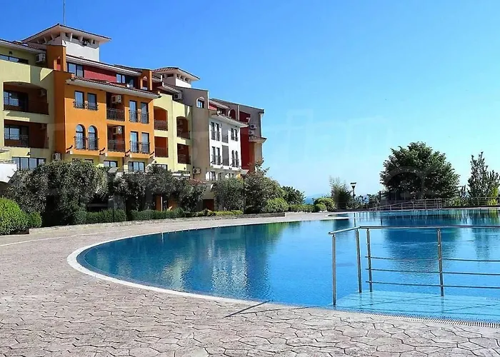 Art Marina Cape-private Host דירה