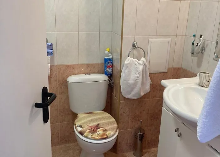 Art Marina Cape-private Host דירה