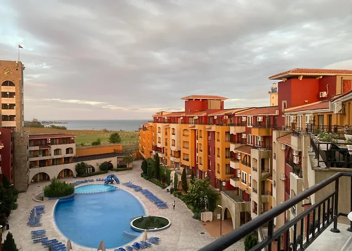 Art Marina Cape-private Host