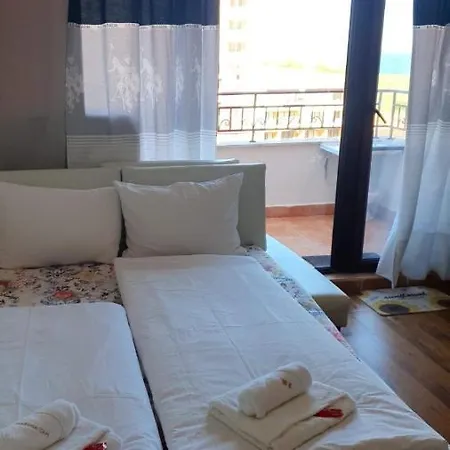 Art Marina Cape-private Host Apartman Ravda