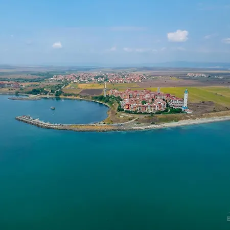 Apartment Art Marina Cape-private Host