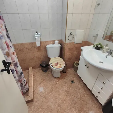 Art Marina Cape-private Host Apartment Ravda