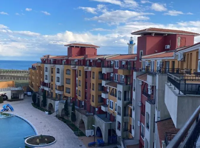 Art Marina Cape-private Host Appartamento Ravda