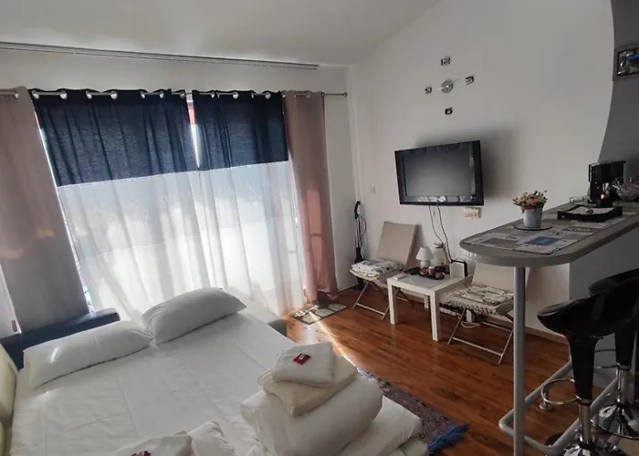 Art Marina Cape-private Host Ravda